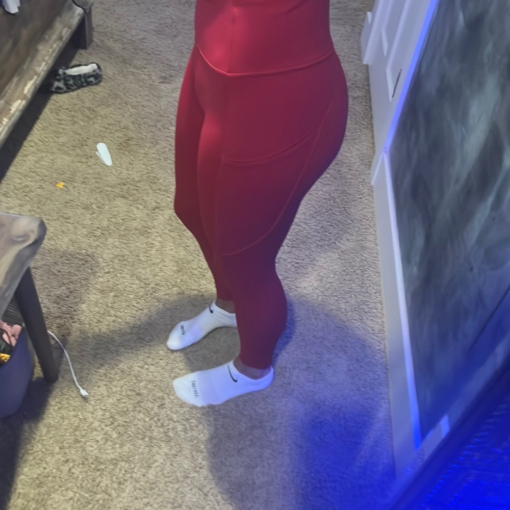 red lulu lemon leggings